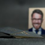 P-539 | Czarne wizytówki hot stamping 8 Czarne wizytówki złocone krawędzie