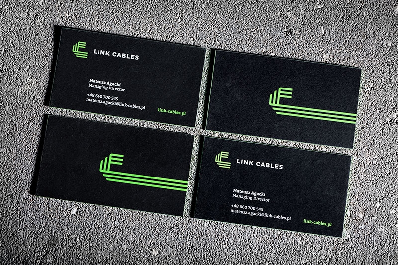 link-cables-wizytowki-03 czarne wizytówki z zielonymi brzegami